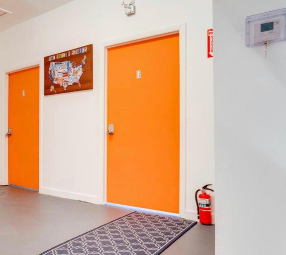 Miami On A Budget - Free Dinner -Coffee - Tea - Every Day-Female Only Dorms - Men Only Dorms - Under New Management Eksteriør billede